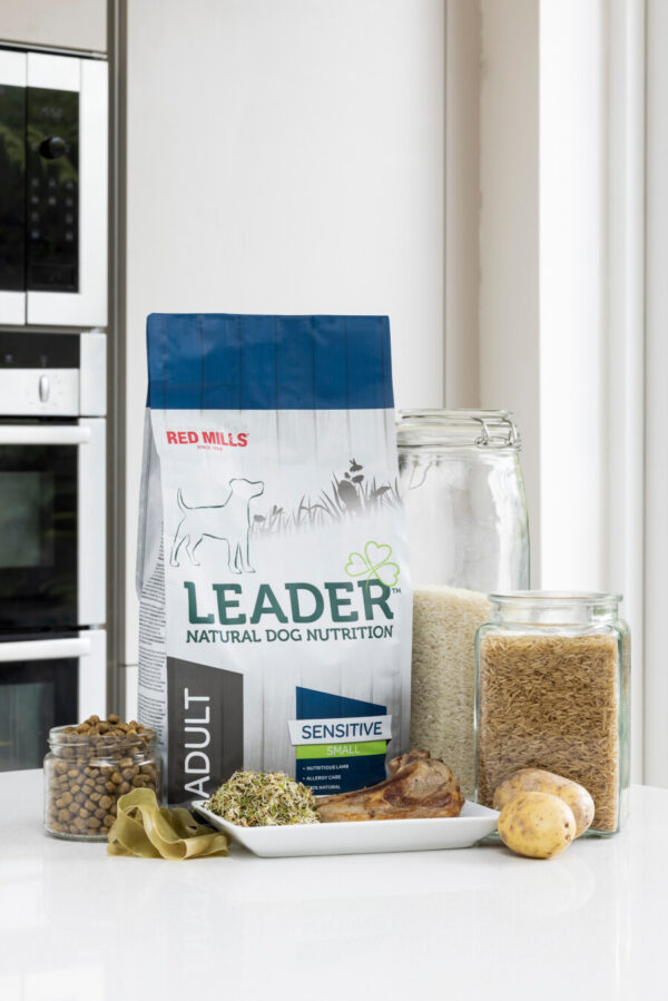 Leader SENSITIVE jagnjetina S - 2kg